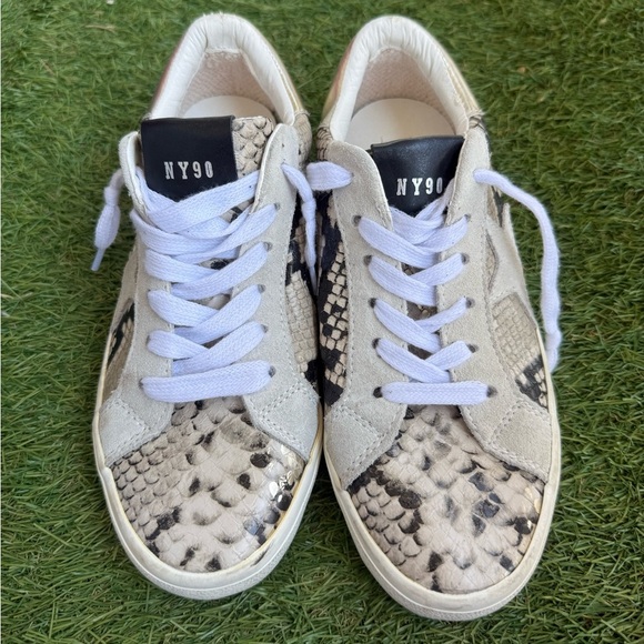 Steve Madden NY90 Snake Print Sneakers 6.5 NY90 Animal Print/ Great sneaker - Picture 2 of 6